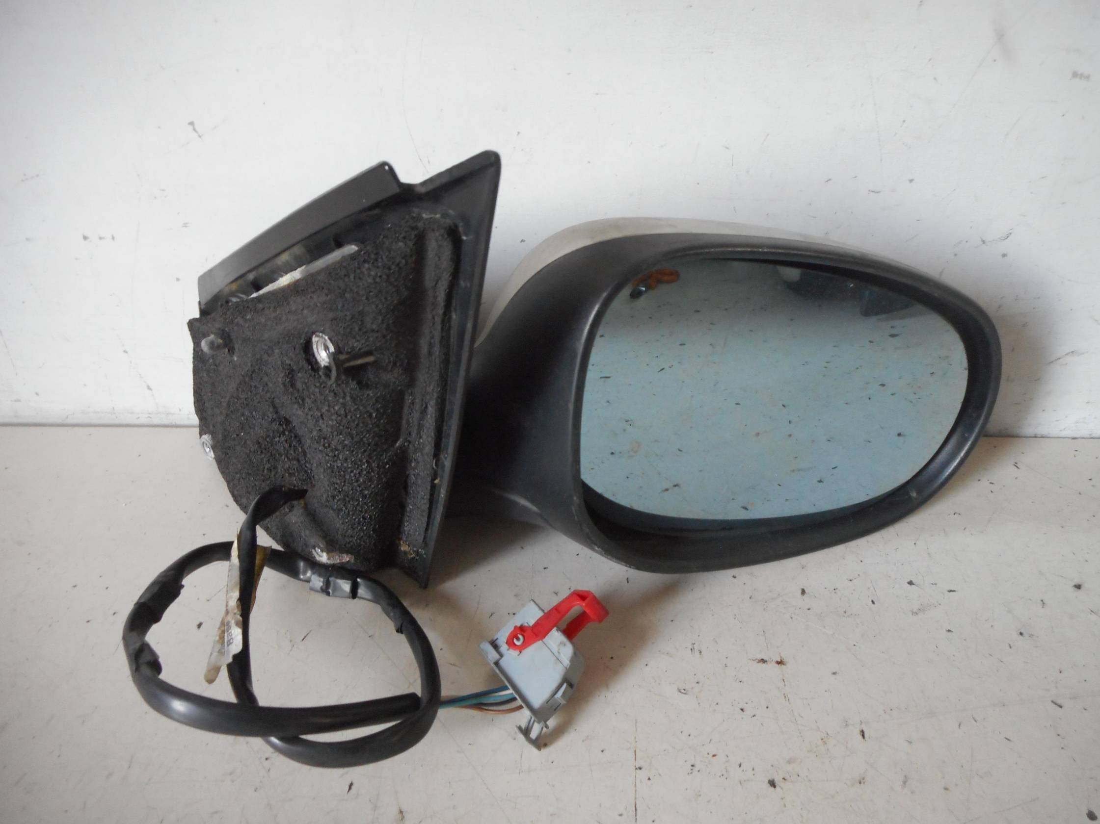 Retrovisore est. regolaz. elettr. dx.